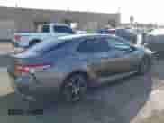 2018 Toyota Camry SE с VIN 4T1B11HK1JU051272, выставлен на аукционе IAAI как лот 43303337 с пробегом 63 942 миль миль и . История ставок и продаж доступна на DreamBid. Изображение 4.