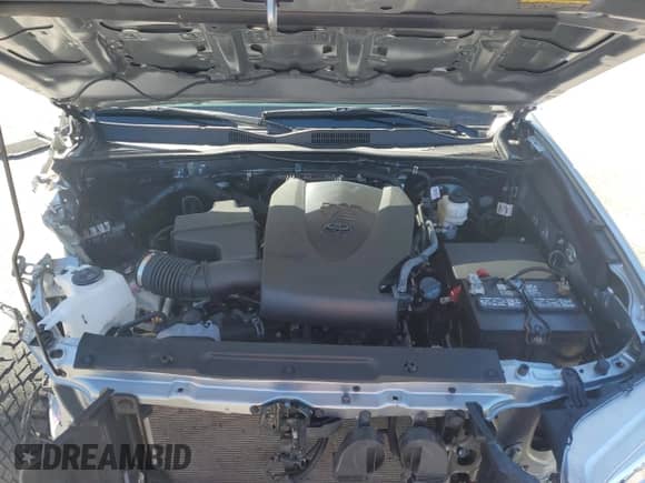 2022 Toyota Tacoma SR5 with VIN 3TMAZ5CN3NM192341, listed as a Copart auction lot 71441435 with 52,057 mi miles and Salvage title. Bid and sale history available at DreamBid. Image 11.