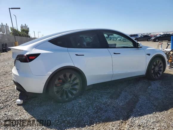 2022 Tesla Model Y Performance with VIN 7SAYGDEF1NF392212, listed as a Copart auction lot 85906245 with 34,897 mi miles and Salvage title. Bid and sale history available at DreamBid. Image 3.