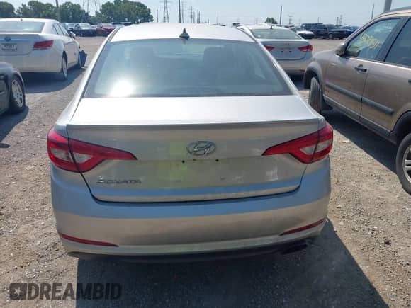 2017 Hyundai Sonata SE с VIN 5NPE24AF7HH513724, выставлен на аукционе IAAI как лот 43005758 с пробегом 138 253 миль миль и . История ставок и продаж доступна на DreamBid. Изображение 19.