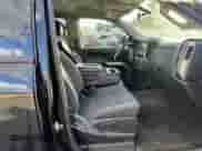 2018 Chevrolet Silverado 1500 LT z VIN 2GCVKRECXJ1104962, wystawiony jako Copart lot #89928955 z przebiegiem 226 307 mil mil oraz Czysty tytuł • Clean title. Historia ofert i sprzedaży dostępna na DreamBid. Obrazek 10.