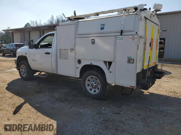 2012 Chevrolet Silverado 3500HD Work Truck z VIN 1GB3CZCG5CF196010, wystawiony jako Copart lot #50029285 z przebiegiem Nie podano mil oraz Czysty tytuł • Clean title. Historia ofert i sprzedaży dostępna na DreamBid. Obrazek 2.