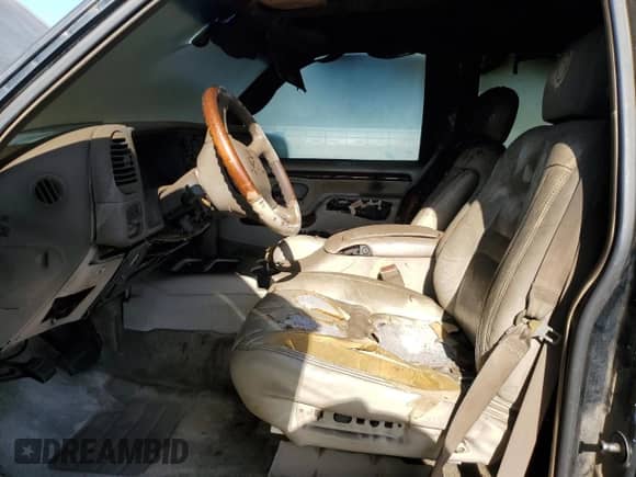 2000 Cadillac Escalade z VIN 1GYEK13R4YR103293, wystawiony jako Copart lot #58673244 z przebiegiem Nie podano mil oraz Nie do naprawy • Non repairable. Historia ofert i sprzedaży dostępna na DreamBid. Obrazek 7.