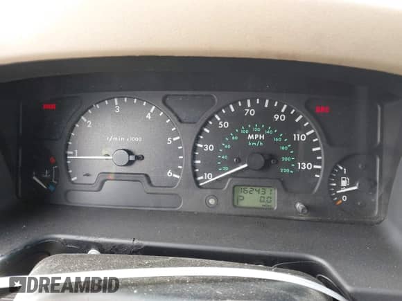 2002 Land Rover Discovery Cloth with VIN SALTY15412A766591, listed as a IAAI auction lot 42343334 with 162,431 mi miles and . Bid and sale history available at DreamBid. Image 7.