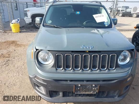 2017 Jeep Renegade Latitude z VIN ZACCJABB3HPE72746, wystawiony jako IAAI lot #42374718 z przebiegiem 92 272 mil mil oraz . Historia ofert i sprzedaży dostępna na DreamBid. Obrazek 6.