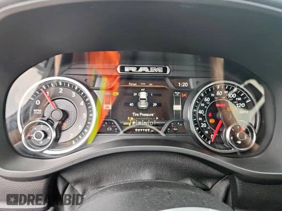 2021 Ram 1500 Laramie z VIN 1C6SRFJTXMN548842, wystawiony jako Copart lot #69980945 z przebiegiem 61 163 mil mil oraz Szkoda całkowita • Salvage title. Historia ofert i sprzedaży dostępna na DreamBid. Obrazek 9.