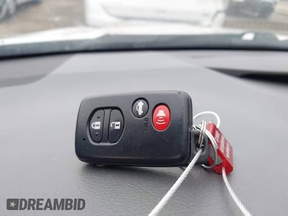 2011 Toyota Camry LE z VIN 4T4BF3EK7BR121804, wystawiony jako IAAI lot #43501491 z przebiegiem 82 376 mil mil oraz . Historia ofert i sprzedaży dostępna na DreamBid. Obrazek 11.