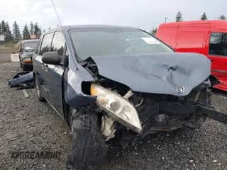 2013 Toyota Sienna L with VIN 5TDZK3DC3DS371695, listed as a IAAI auction lot 41514718 with Not provided miles and . Bid and sale history available at DreamBid. Image 1.