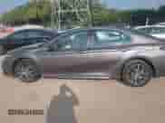 2023 Toyota Camry SE z VIN 4T1G11AK7PU810967, wystawiony jako IAAI lot #42981358 z przebiegiem 53 869 mil mil oraz . Historia ofert i sprzedaży dostępna na DreamBid. Obrazek 14.