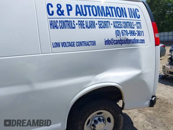 2018 Chevrolet Express Cargo with VIN 1GCWGAFG9J1344695, listed as a IAAI auction lot 42231830 with 147,926 mi miles and . Bid and sale history available at DreamBid. Image 18.
