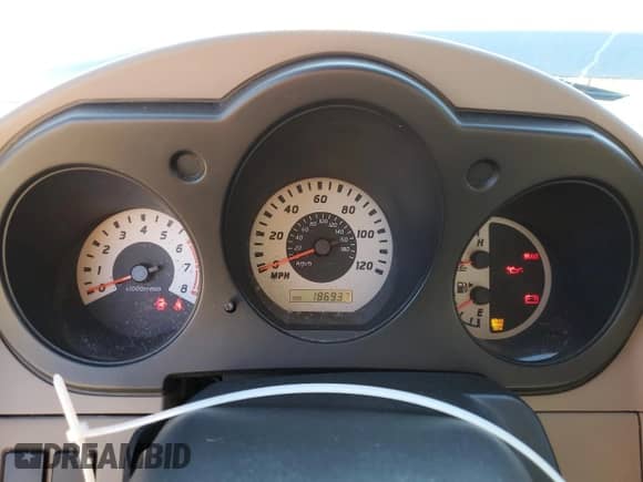 2004 Nissan Frontier XE Desert Runner с VIN 1N6ED26Y84C442626, выставлен на аукционе Copart как лот 70328485 с пробегом 186 937 миль миль и Чистый • Clean title. История ставок и продаж доступна на DreamBid. Изображение 9.