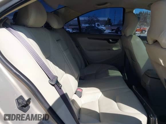 2004 Volvo S60 с VIN YV1RS64A842389787, выставлен на аукционе IAAI как лот 41853856 с пробегом 54 305 миль миль и . История ставок и продаж доступна на DreamBid. Изображение 8.