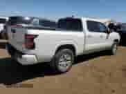 2023 Nissan Frontier SV z VIN 1N6ED1FK9PN634555, wystawiony jako Copart lot #64129273 z przebiegiem 2 437 mil mil oraz . Historia ofert i sprzedaży dostępna na DreamBid. Obrazek 3.