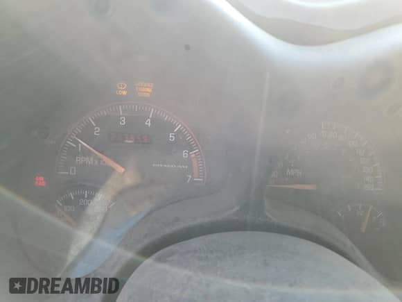 2001 Pontiac Grand Am GT z VIN 1G2NW12E31M584119, wystawiony jako Copart lot #76099984 z przebiegiem 293 559 mil mil oraz Czysty tytuł • Clean title. Historia ofert i sprzedaży dostępna na DreamBid. Obrazek 9.