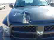 2018 Ram 1500 Express z VIN 1C6RR7KG1JS106180, wystawiony jako IAAI lot #41762833 z przebiegiem 86 530 mil mil oraz . Historia ofert i sprzedaży dostępna na DreamBid. Obrazek 6.