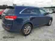 2018 Kia Sorento LX with VIN 5XYPG4A52JG352102, listed as a Copart auction lot 71438245 with 196,466 mi miles and Clean title. Bid and sale history available at DreamBid. Image 3.