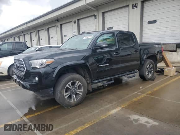 2019 Toyota Tacoma SR with VIN 5TFCZ5AN4KX200707, listed as a Copart auction lot 70346145 with 31,839 mi miles and Non repairable. Bid and sale history available at DreamBid. Image 1.