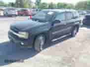 2002 Chevrolet TrailBlazer LS z VIN 1GNDT13S922128652, wystawiony jako IAAI lot #42212905 z przebiegiem 213 734 mil mil oraz . Historia ofert i sprzedaży dostępna na DreamBid. Obrazek 2.
