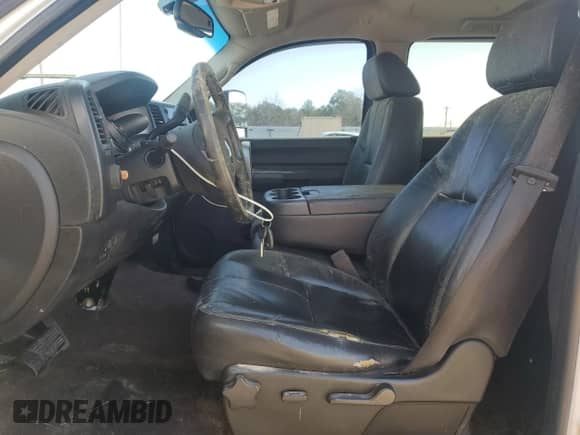 2008 Chevrolet Silverado 3500HD DRW LTZ с VIN 1GCJK33678F197144, выставлен на аукционе Copart как лот 45183335 с пробегом 148 724 миль миль и Списание • Salvage title. История ставок и продаж доступна на DreamBid. Изображение 7.