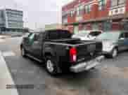 2013 Nissan Frontier SV z VIN 1N6AD0EV1DN753474, wystawiony jako Copart lot #59224445 z przebiegiem 263 774 mil mil oraz Czysty tytuł • Clean title. Historia ofert i sprzedaży dostępna na DreamBid. Obrazek 3.