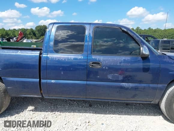 2000 Chevrolet Silverado 1500 LS with VIN 2GCEC19T5Y1190345, listed as a IAAI auction lot 43251173 with 350,233 mi miles and . Bid and sale history available at DreamBid. Image 12.