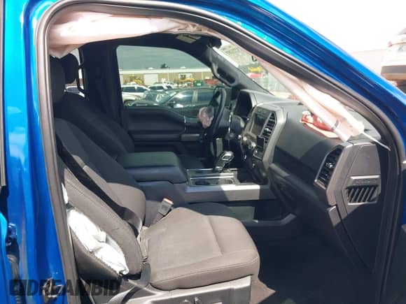 2018 Ford F-150 XL z VIN 1FTEW1EP5JFE44893, wystawiony jako IAAI lot #43273397 z przebiegiem 62 449 mil mil oraz . Historia ofert i sprzedaży dostępna na DreamBid. Obrazek 5.