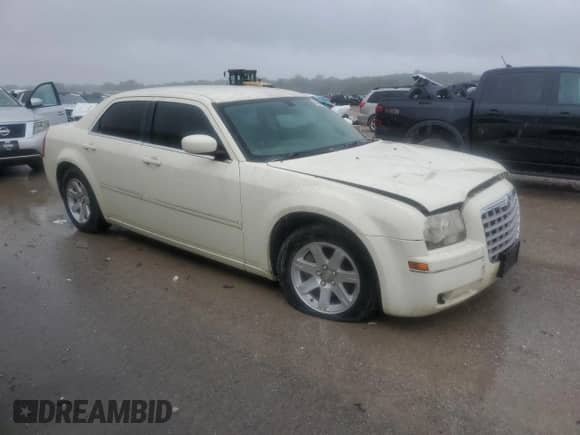 2006 Chrysler 300 Touring с VIN 2C3KA53GX6H499152, выставлен на аукционе Copart как лот 82086315 с пробегом 210 480 миль миль и Списание • Salvage title. История ставок и продаж доступна на DreamBid. Изображение 4.