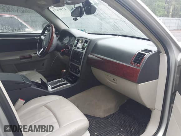 2007 Chrysler 300 C with VIN 2C3LK63H17H681761, listed as a IAAI auction lot 42504261 with 134,696 mi miles and . Bid and sale history available at DreamBid. Image 5.