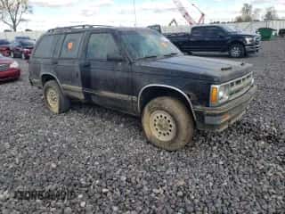1994 Chevrolet Blazer LS с VIN 1GNDT13W5R2158339, выставлен на аукционе Copart как лот 86270485 с пробегом Не указан миль и Чистый • Clean title. История ставок и продаж доступна на DreamBid. Изображение 4.