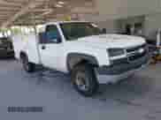 2006 Chevrolet Silverado 2500HD Work Truck z VIN 1GBHC24UX6E231121, wystawiony jako IAAI lot #42819477 z przebiegiem 212 193 mil mil oraz . Historia ofert i sprzedaży dostępna na DreamBid. Obrazek 1.