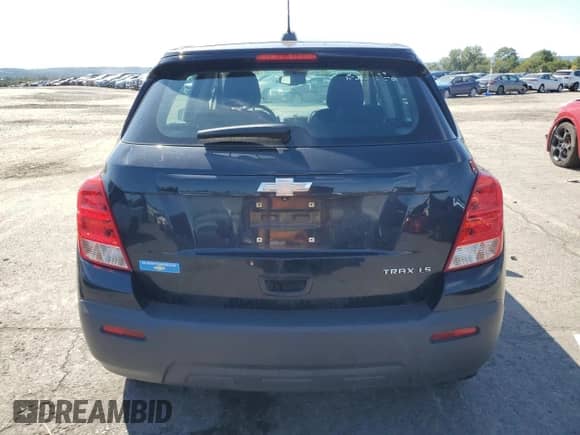 2015 Chevrolet Trax LS z VIN 3GNCJKSB7FL199765, wystawiony jako Copart lot #80226295 z przebiegiem 109 198 mil mil oraz Czysty tytuł • Clean title. Historia ofert i sprzedaży dostępna na DreamBid. Obrazek 6.