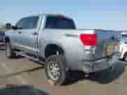 2008 Toyota Tundra с VIN 5TFDV541X8X049132, выставлен на аукционе IAAI как лот 42721204 с пробегом 138 265 миль миль и . История ставок и продаж доступна на DreamBid. Изображение 3.