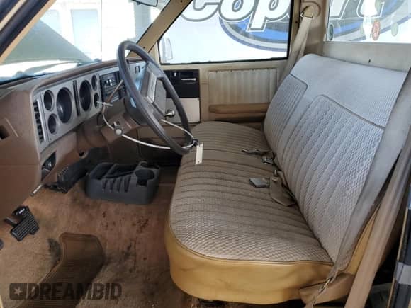 1985 Chevrolet S-10 with VIN 1GCCS14B8F8208307, listed as a Copart auction lot 62553635 with 8,135 mi miles and Clean title. Bid and sale history available at DreamBid. Image 7.