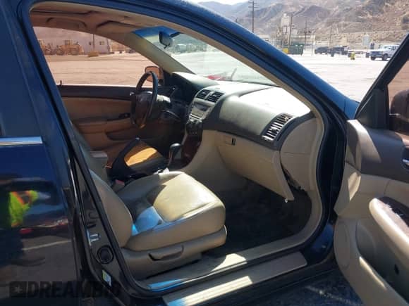 2006 Honda Accord EX-L with VIN 1HGCM56856A000799, listed as a IAAI auction lot 43133965 with 273,523 mi miles and . Bid and sale history available at DreamBid. Image 5.