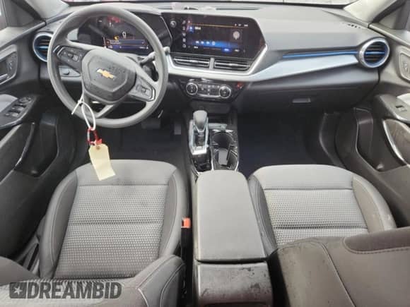 2024 Chevrolet Trax LT with VIN KL77LHE29RC212239, listed as a Copart auction lot 84007905 with 1,602 mi miles and Salvage title. Bid and sale history available at DreamBid. Image 8.