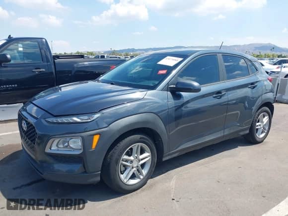 2020 Hyundai Kona SE z VIN KM8K12AA0LU504596, wystawiony jako IAAI lot #43075088 z przebiegiem 68 972 mil mil oraz . Historia ofert i sprzedaży dostępna na DreamBid. Obrazek 18.