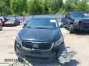 2019 Kia Sorento L z VIN 5XYPG4A31KG580821, wystawiony jako IAAI lot #42836021 z przebiegiem 121 210 mil mil oraz . Historia ofert i sprzedaży dostępna na DreamBid. Obrazek 13.