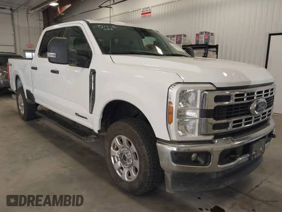 2024 Ford F-250 XL z VIN 1FT7W2BTXRED57136, wystawiony jako IAAI lot #43162846 z przebiegiem 44 979 mil mil oraz . Historia ofert i sprzedaży dostępna na DreamBid. Obrazek 1.