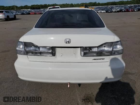 2001 Honda Accord EX with VIN 1HGCG66851A020962, listed as a Copart auction lot 70495285 with 243,679 mi miles and Salvage title. Bid and sale history available at DreamBid. Image 6.