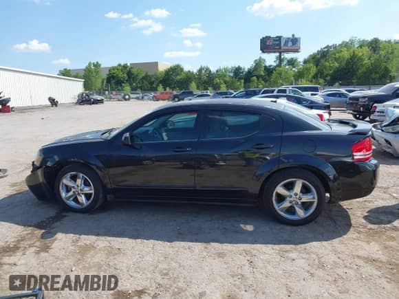 2008 Dodge Avenger R/T с VIN 1B3LC76M48N180719, выставлен на аукционе IAAI как лот 43021480 с пробегом 170 072 миль миль и . История ставок и продаж доступна на DreamBid. Изображение 15.
