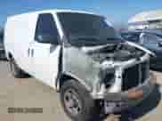 2005 Chevrolet Astro Cargo z VIN 1GCDM19X15B114810, wystawiony jako IAAI lot #42316144 z przebiegiem Nie podano mil oraz . Historia ofert i sprzedaży dostępna na DreamBid. Obrazek 1.