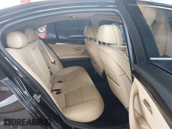 2016 BMW 5 Series 535i с VIN WBA5B1C5XGG551466, выставлен на аукционе IAAI как лот 43392261 с пробегом 141 535 миль миль и . История ставок и продаж доступна на DreamBid. Изображение 8.