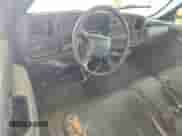 2000 Chevrolet Silverado 1500 с VIN 1GCEC14W3YE331252, выставлен на аукционе Copart как лот 66261715 с пробегом 128 454 миль миль и Списание • Salvage title. История ставок и продаж доступна на DreamBid. Изображение 8.