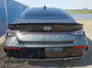 2024 Hyundai Elantra N Line z VIN KMHLR4DF4RU711811, wystawiony jako Copart lot #82068125 z przebiegiem 15 505 mil mil oraz Czysty tytuł • Clean title. Historia ofert i sprzedaży dostępna na DreamBid. Obrazek 6.