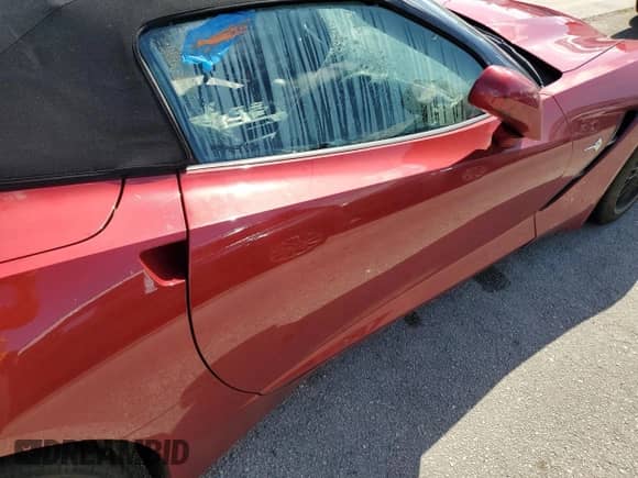 2014 Chevrolet Corvette 3LT с VIN 1G1YF3D77E5114705, выставлен на аукционе Copart как лот 75077984 с пробегом Не указан миль и Списание • Salvage title. История ставок и продаж доступна на DreamBid. Изображение 12.