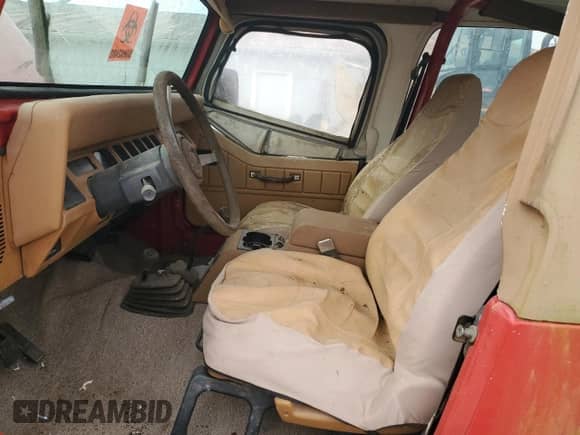 1993 Jeep Wrangler S z VIN 1J4FY19PXPP264847, wystawiony jako Copart lot #59141745 z przebiegiem 179 154 mil mil oraz Czysty tytuł • Clean title. Historia ofert i sprzedaży dostępna na DreamBid. Obrazek 7.