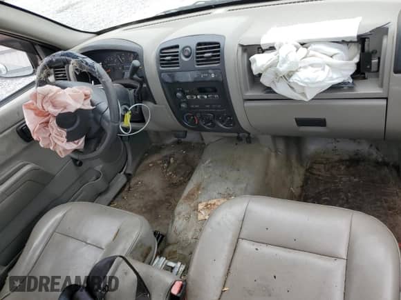 2005 Chevrolet Colorado z VIN 1GBDS146758251871, wystawiony jako Copart lot #70482905 z przebiegiem 287 082 mil mil oraz Szkoda całkowita • Salvage title. Historia ofert i sprzedaży dostępna na DreamBid. Obrazek 8.