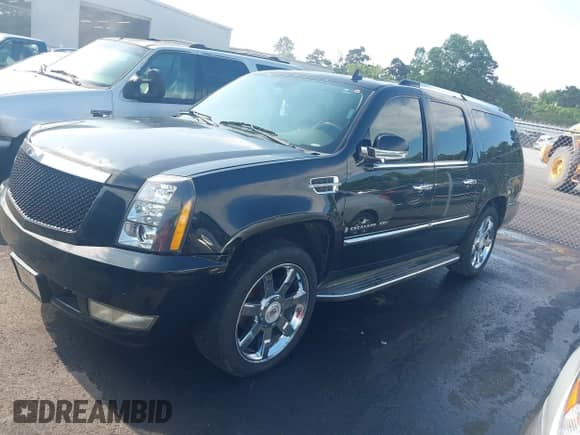 2009 Cadillac Escalade ESV with VIN 1GYFK26279R270175, listed as a IAAI auction lot 42349456 with 189,172 mi miles and . Bid and sale history available at DreamBid. Image 17.