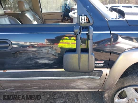 2005 Chevrolet Silverado 2500HD LT with VIN 1GCHK23265F847230, listed as a IAAI auction lot 41829914 with 233,991 mi miles and . Bid and sale history available at DreamBid. Image 18.