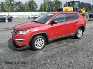 2018 Jeep Compass Sport z VIN 3C4NJCAB3JT212898, wystawiony jako Copart lot #68190195 z przebiegiem 156 903 mil mil oraz Szkoda całkowita • Salvage title. Historia ofert i sprzedaży dostępna na DreamBid. Obrazek 1.